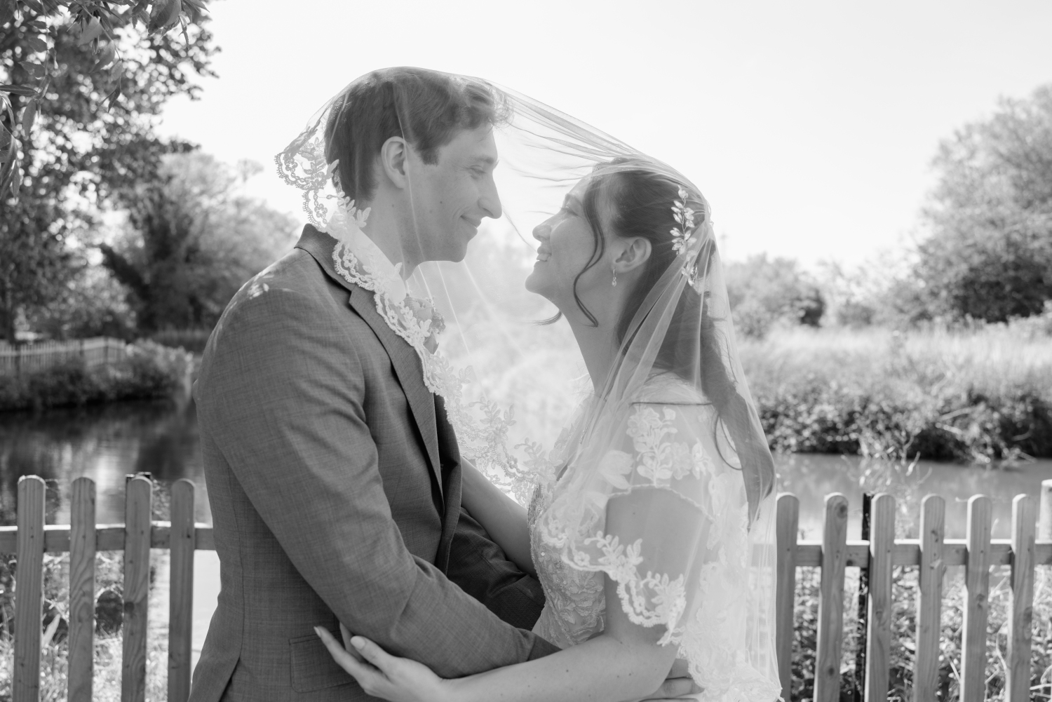 Voco Oxford Thames Wedding Photography | Elizabeth & Elliott